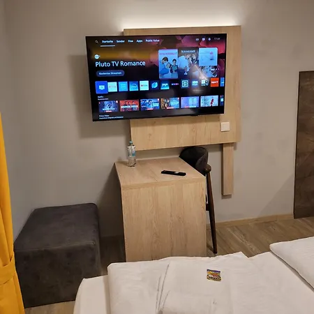 Hotel Xzllenz 50