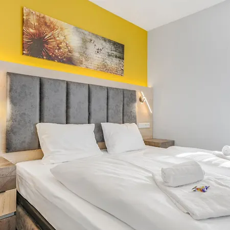 Hotel Xzllenz 50