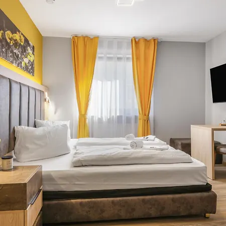 Hotel Xzllenz 50