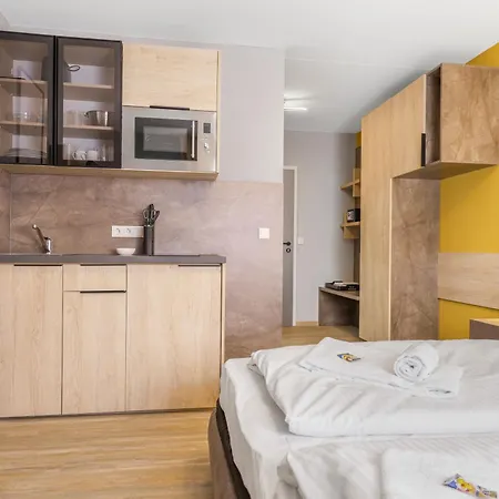 Hotel Xzllenz 50