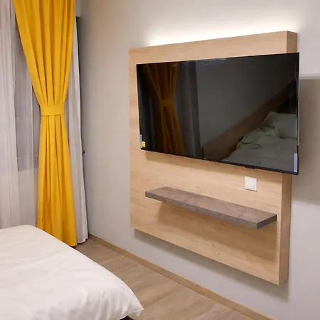 Renoviert Xzllenz 50