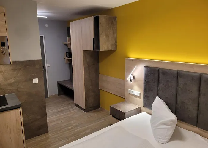 Xzllenz Hotell Oberasbach