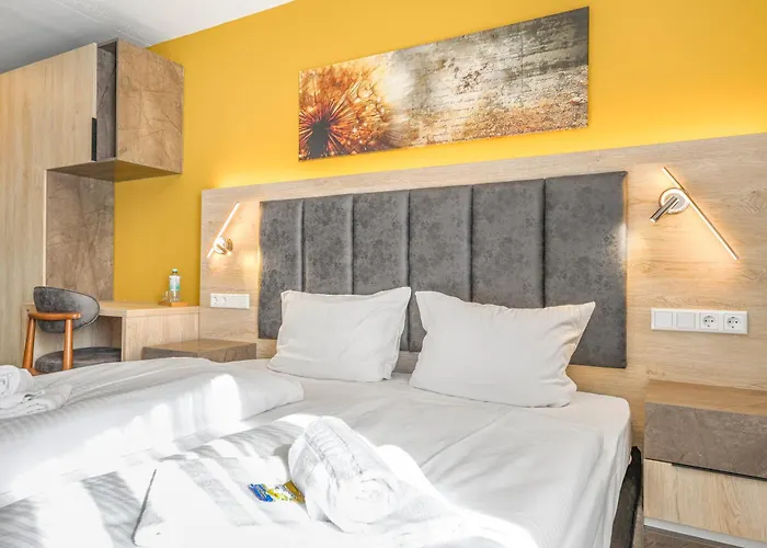 Hotel Xzllenz 50
