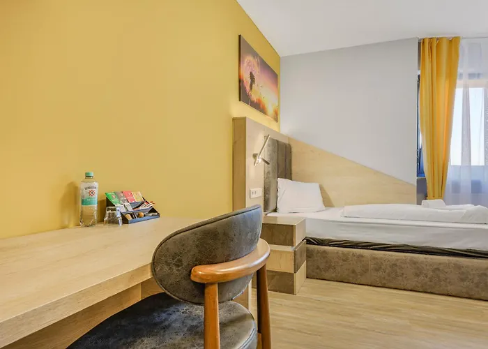Hotel Xzllenz 50