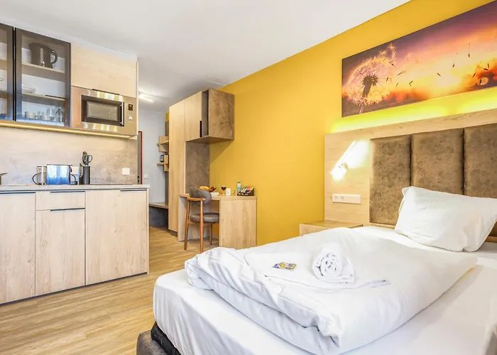 Hotel Xzllenz 50