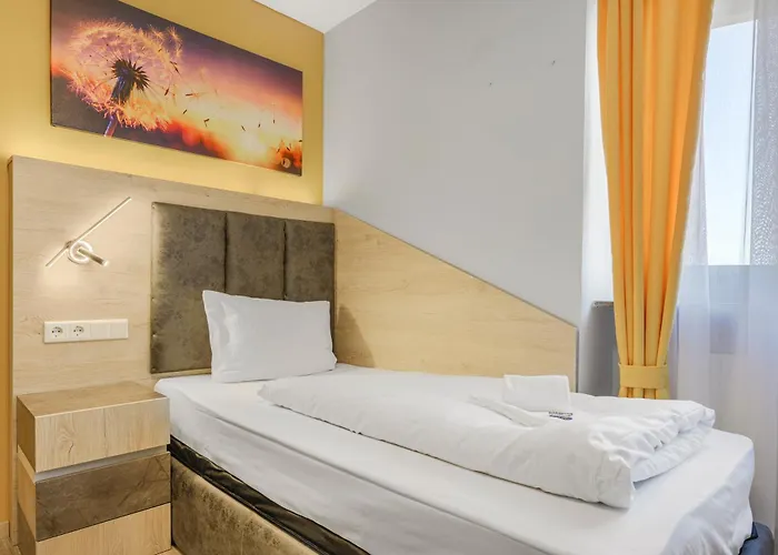 Hotel Xzllenz 50