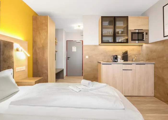Hotel Xzllenz 50
